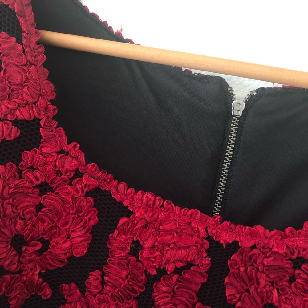 Deep Red Structured Dress - Picture 3 of 4